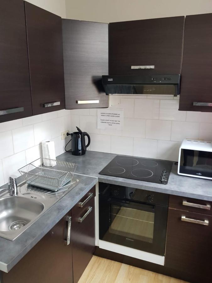 Central Yellow Apartment Брюссель Экстерьер фото