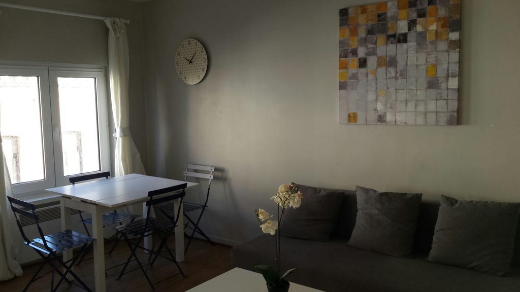 Central Yellow Apartment Брюссель Экстерьер фото