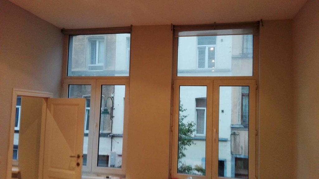 Central Yellow Apartment Брюссель Экстерьер фото